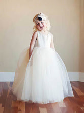 Ruffles Flower Girl Dresses - Scoop Neck Tulle Ball Gown for Floor-length