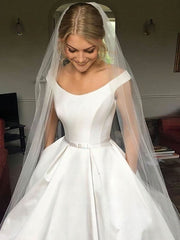 Scoop Neck Satin Wedding Dress with Pockets - Ball Gown Sweep Train