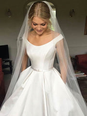 Scoop Neck Satin Wedding Dress with Pockets - Ball Gown Sweep Train