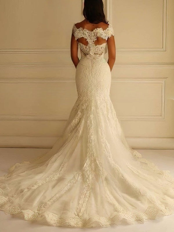 Trumpet/Mermaid Lace Tulle Court Train Wedding Dress with Appliques