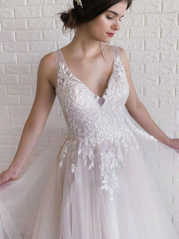 V-neck Tulle Ball Gown Wedding Dress With Appliques Lace and Sweep Train