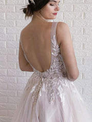 V-neck Tulle Ball Gown Wedding Dress With Appliques Lace and Sweep Train