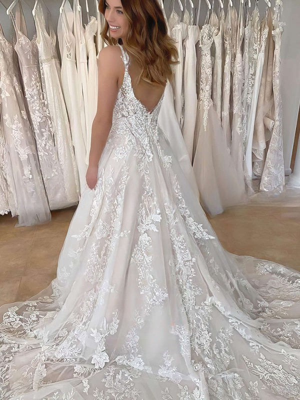V-neck Tulle Ball Gown Wedding Dresses With Appliques Lace and Sweep Train