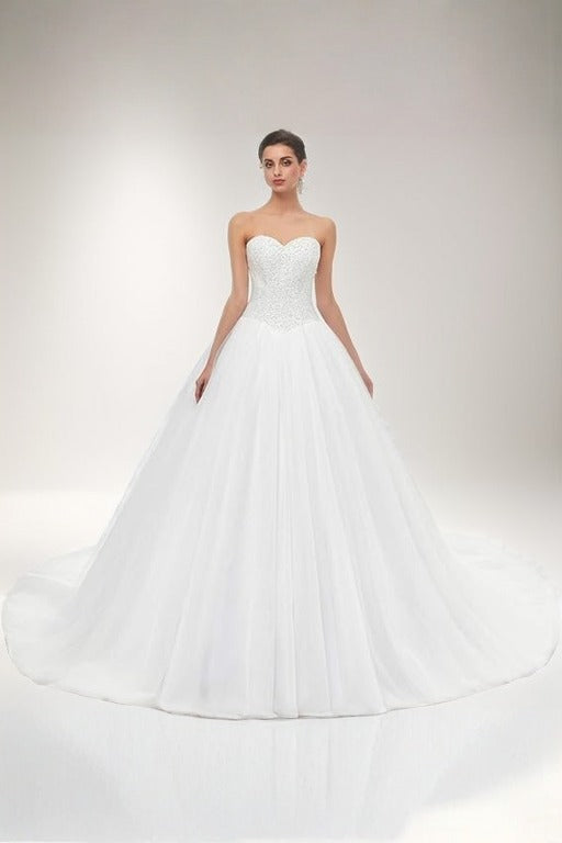 Sweetheart A-line Lace Up Back White Long Tulle Wedding Dress
