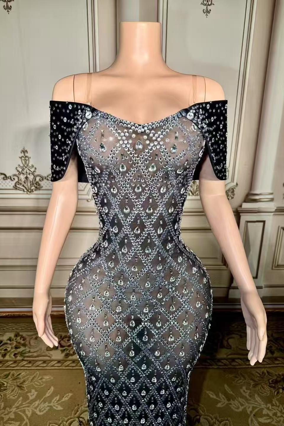 Long Straight Tulle V-neck Diamonds Sleeveless Zipper Prom Dress - babyonlines 