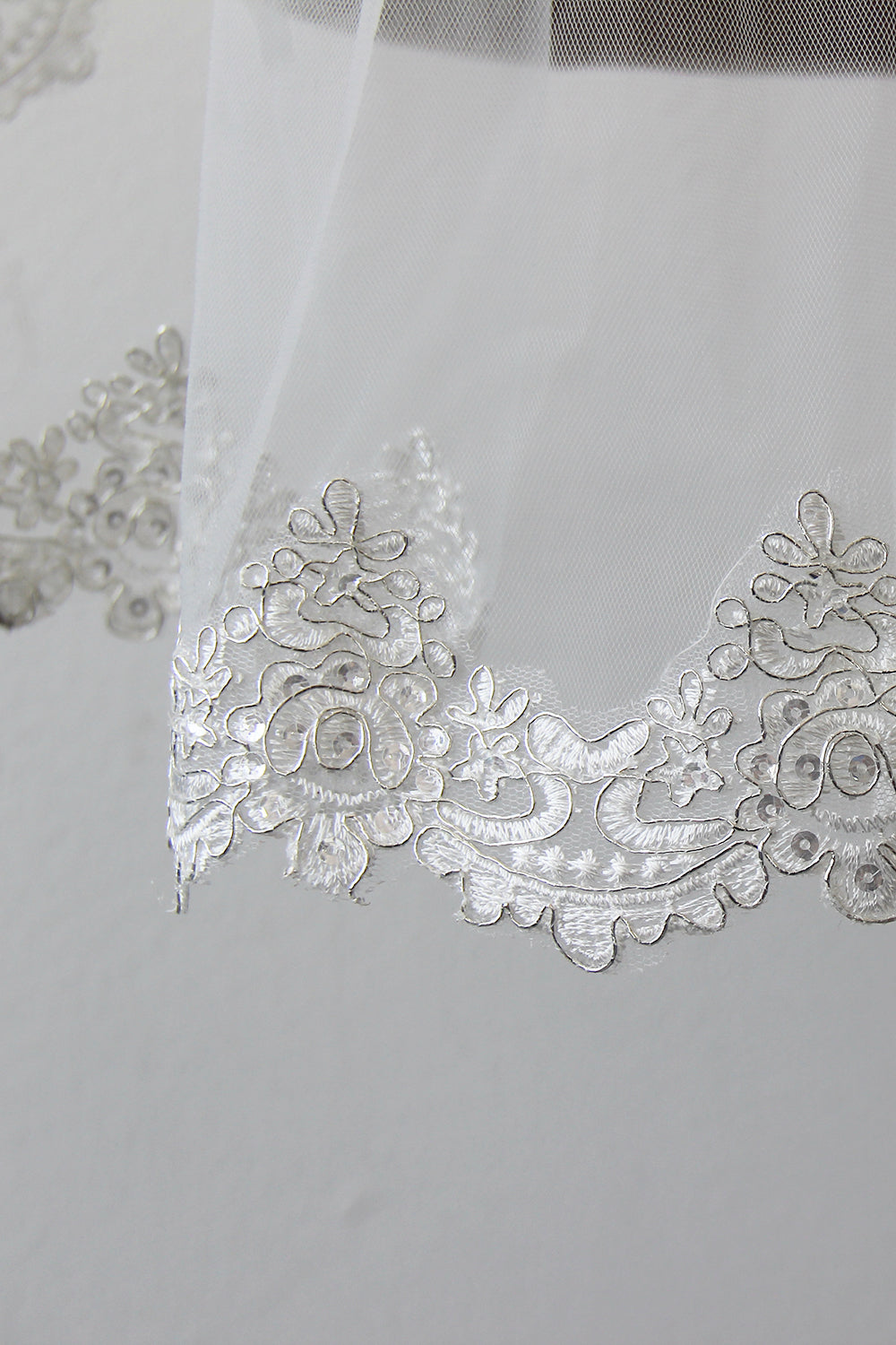 Simple Lace Edge One Tier Tulle Wedding Veils