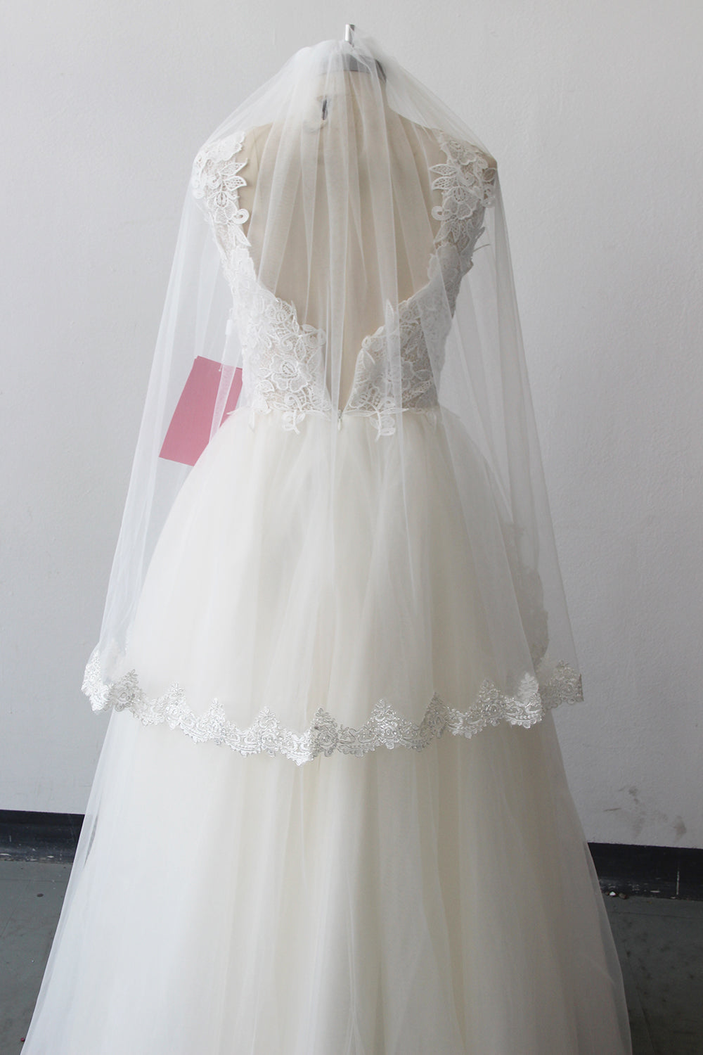 Simple Lace Edge One Tier Tulle Wedding Veils