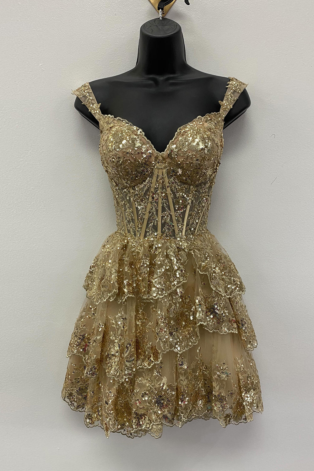 Sparkly Grey A-Line Tiered Lace Short Homecoming Prom Dress