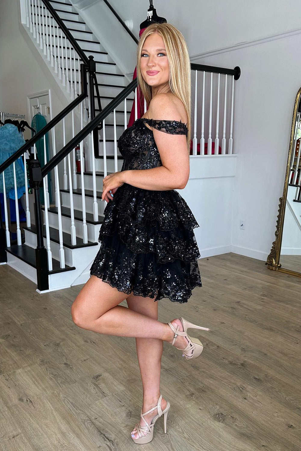 Sparkly Grey A-Line Tiered Lace Short Homecoming Prom Dress