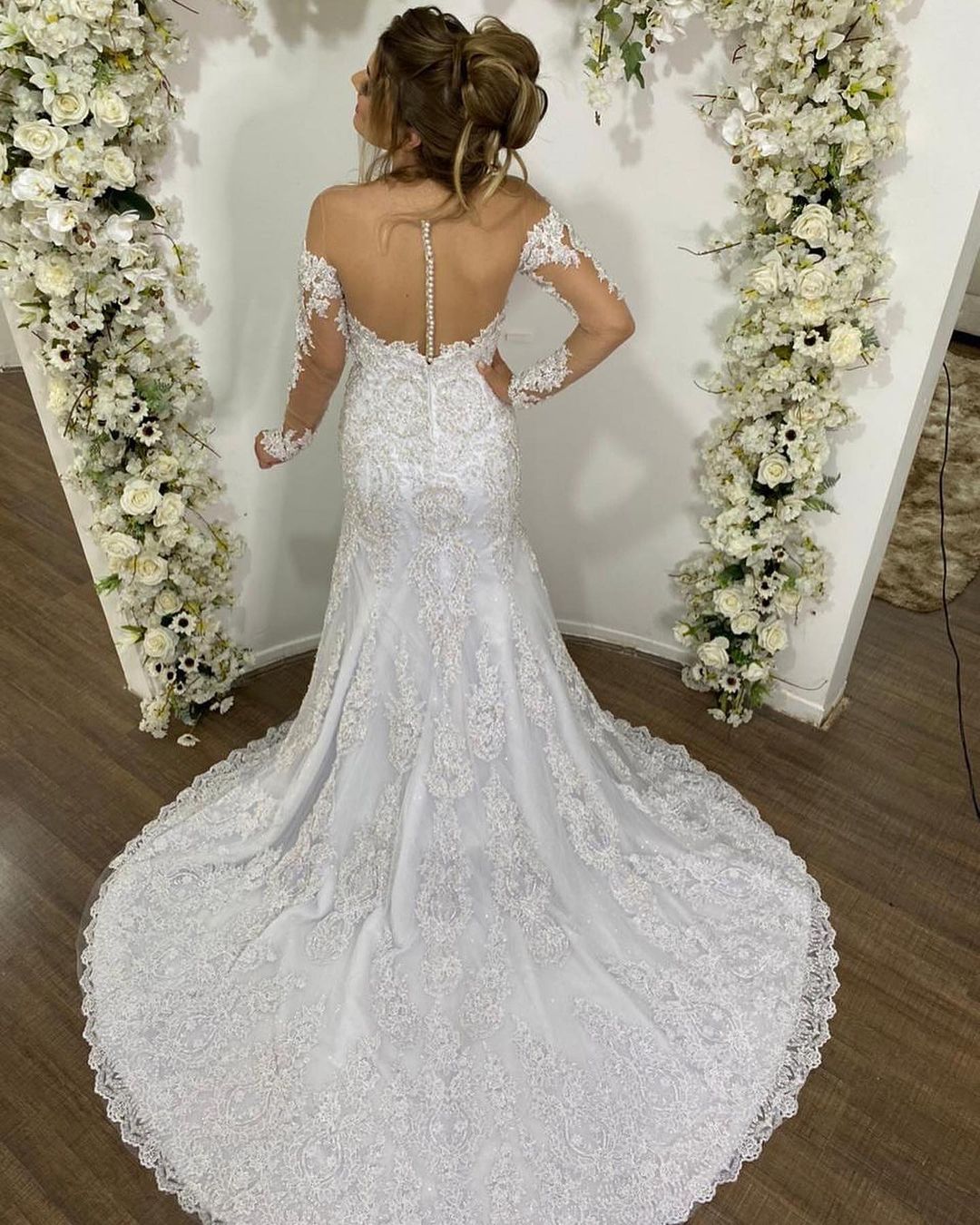 Beautiful Off-the-Shoulder Mermaid Tulle Wedding Dress with Sleeves and Lace