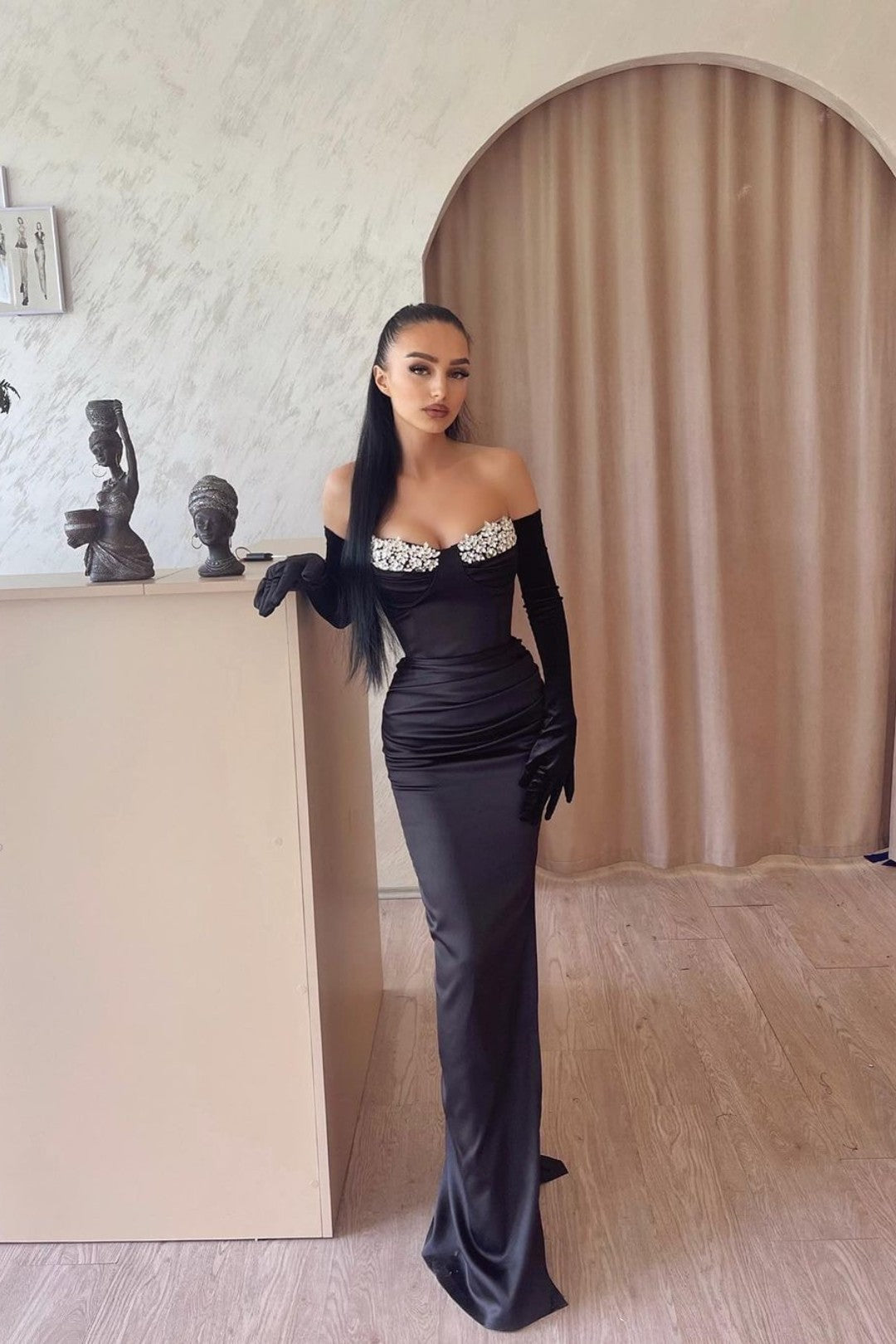 Black Off the Shoulder Mermaid Long Prom Dress with Appliques and Gloves