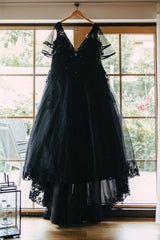 Babyonlines Black V-neck Half Sleeves Plus Size A-line Wedding Dresses