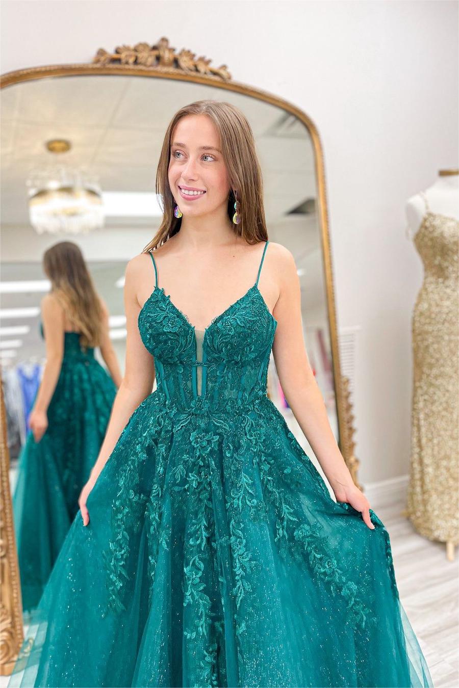 Chic Spaghetti Strap A-Line Tulle Long Prom Dress with Appliques