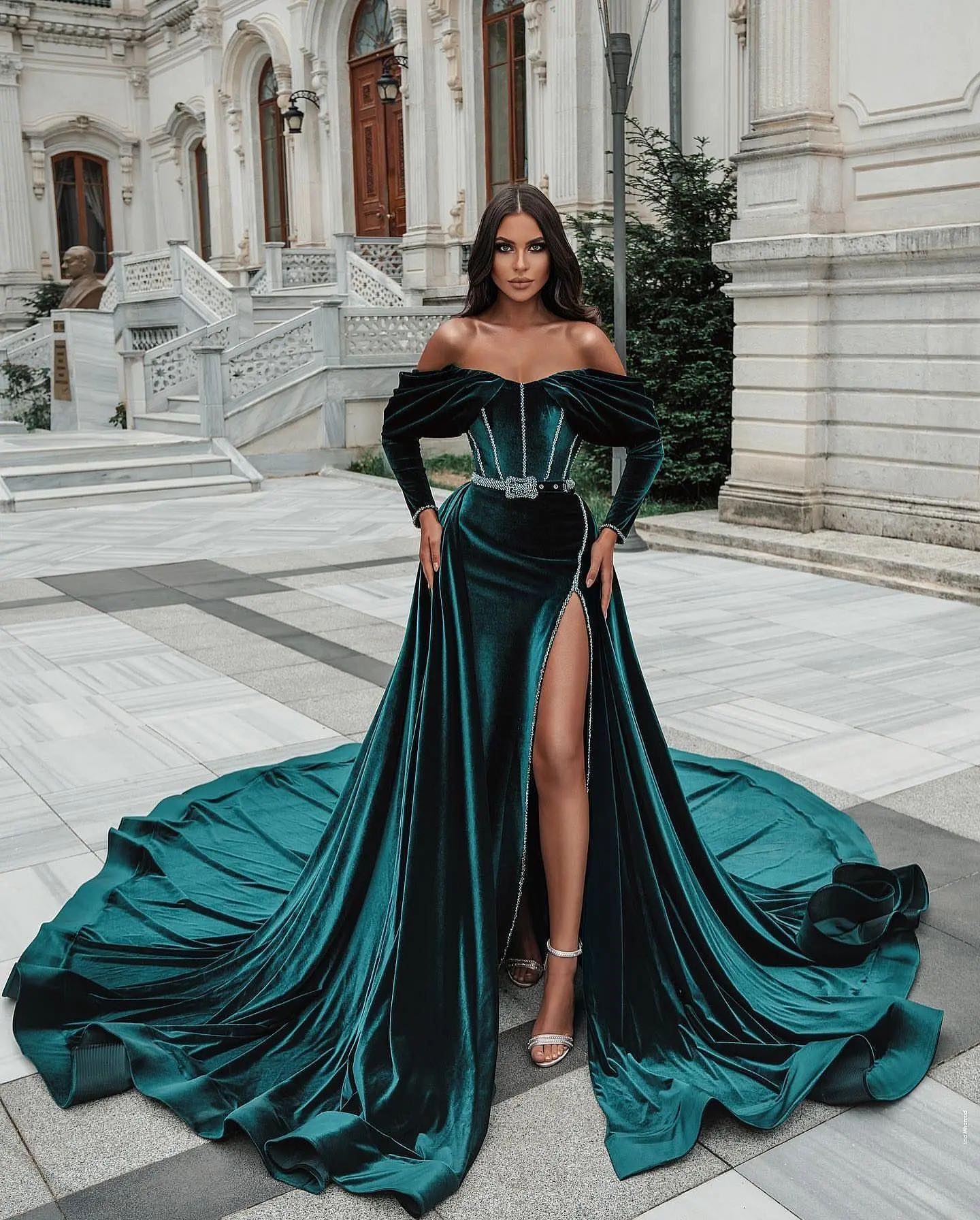 Dark Green Long Sleeve Classic Long Prom Dress with Belt and Split