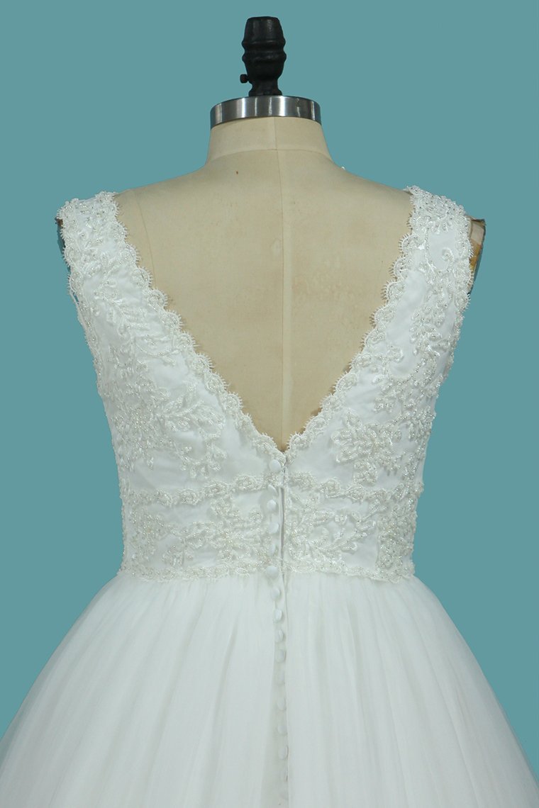 Deep V-neck A-Line Backless Wedding Dress Floor-length With Appliques Lace Tulle