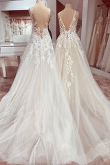 Deep V-Neck A-Line Lace Floor-Length Wedding Dress with Tulle Appliques