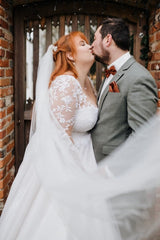 Babyonlines Deep V-neck Long Sleeves Plus Size Ball Gown Wedding Dresses