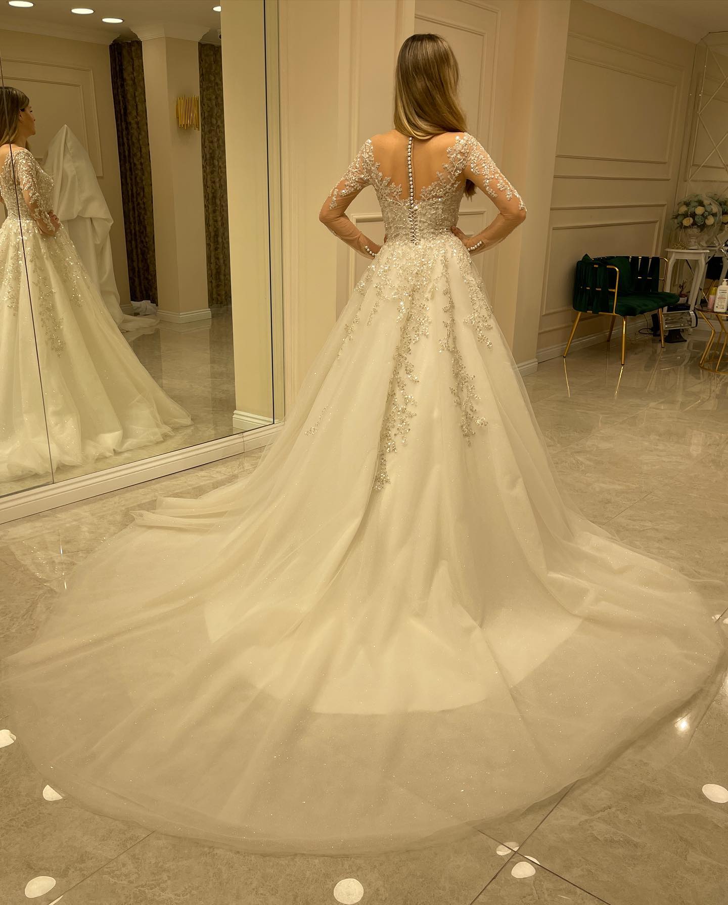 Elegant Long A-Line Wedding Dress with Lace Appliques and Sleeves
