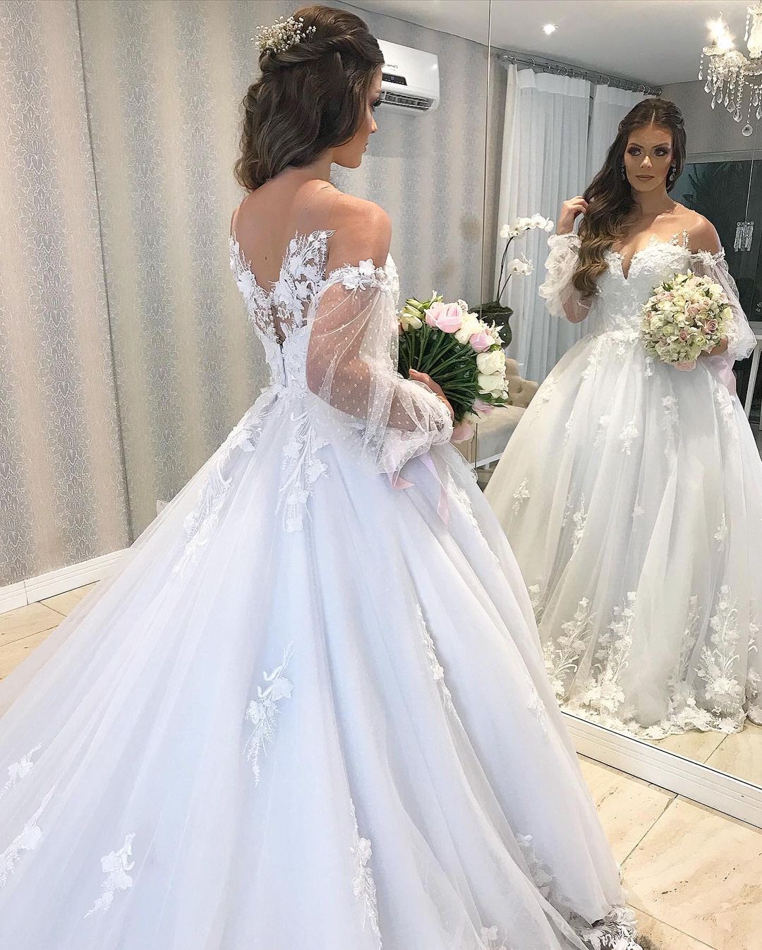Elegant Long Princess Off-the-Shoulder Wedding Dress with Bubble Sleeves and Tulle