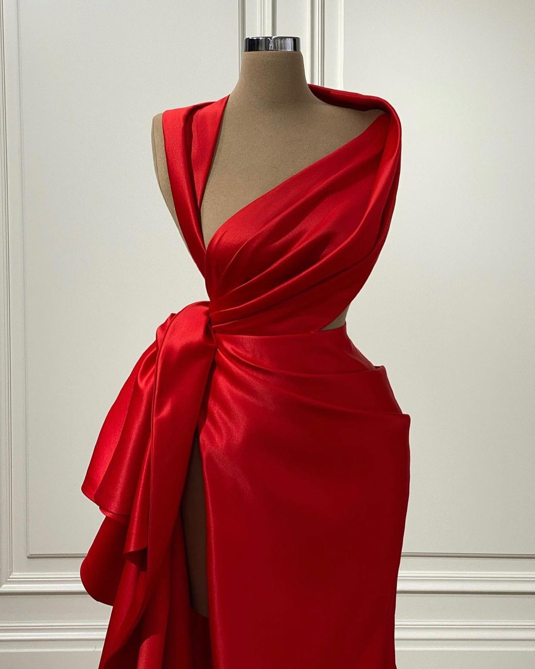 Elegant Red Long Prom Dress with High Split