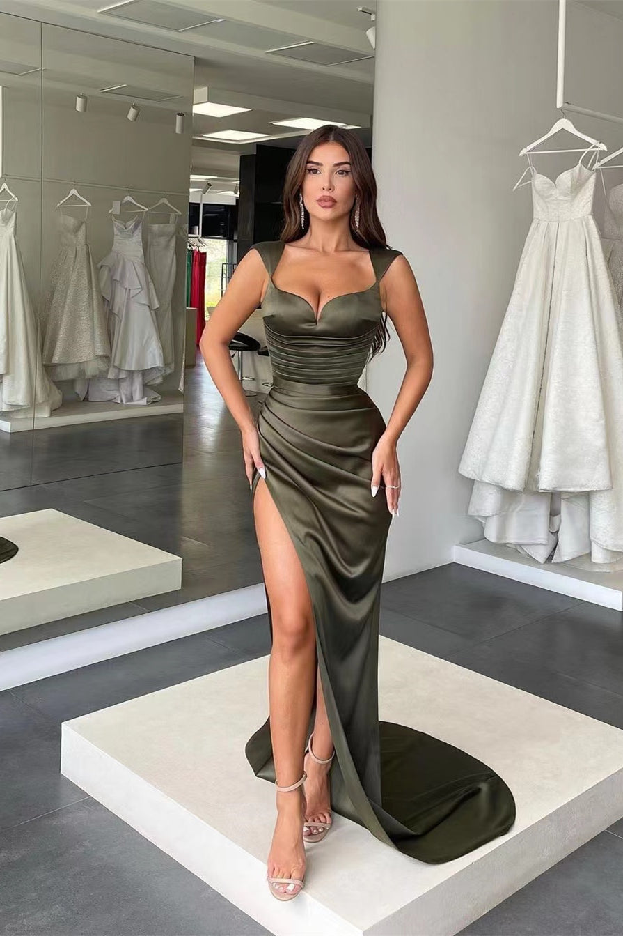 Elegant Sweetheart Mermaid Prom Dress with Split and Pleated