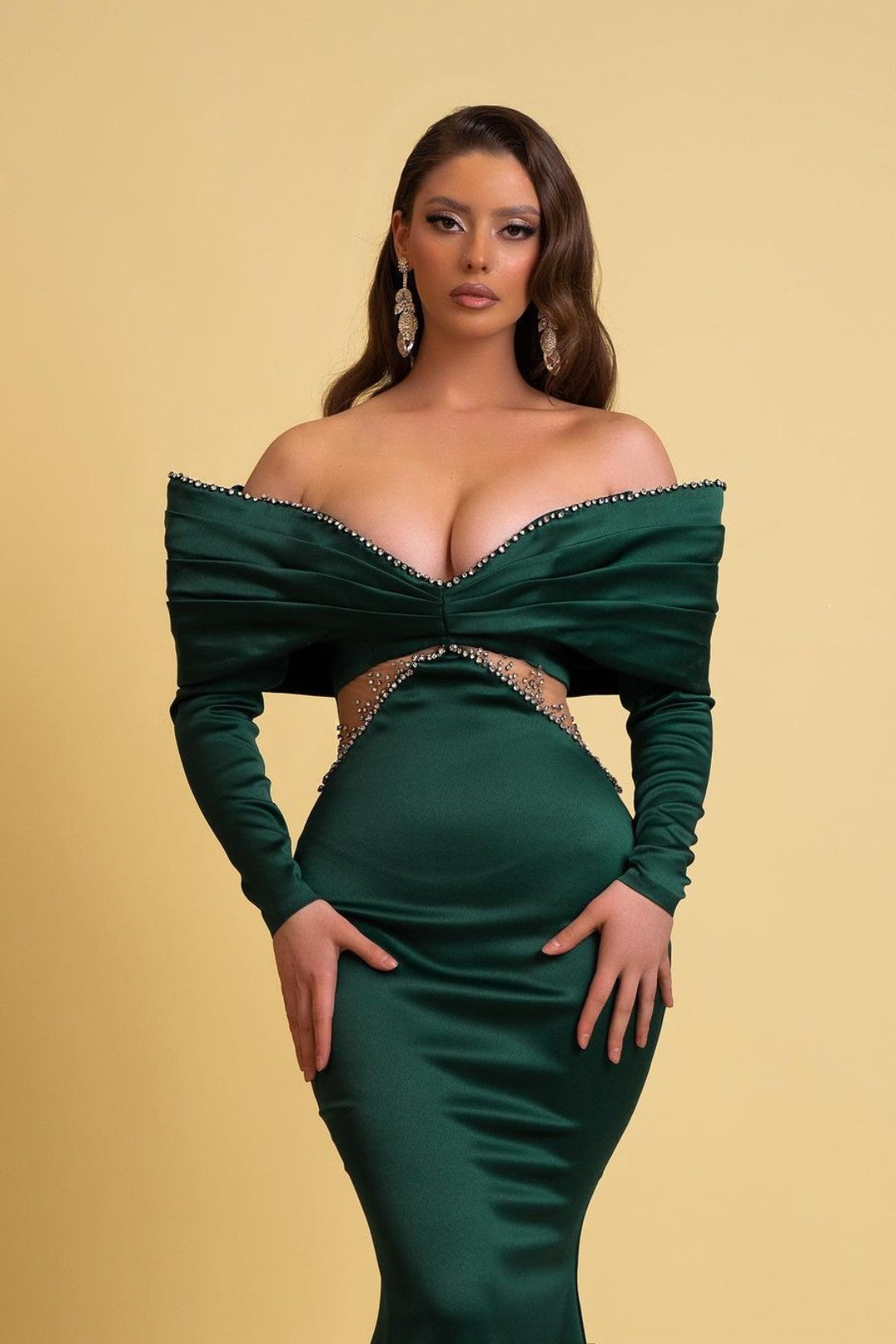 Emerald Green Off the Shoulder Long Sleeve V Neck Mermaid Prom Dress