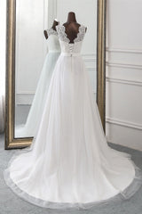 Jewel Neck A-Line Tulle Wedding Dress with Lace Appliques