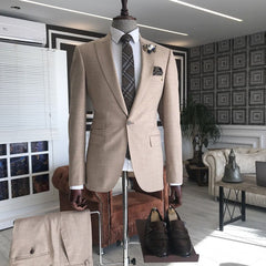 New Pink Wedding Suit with Peaked Lapel for Men 2024