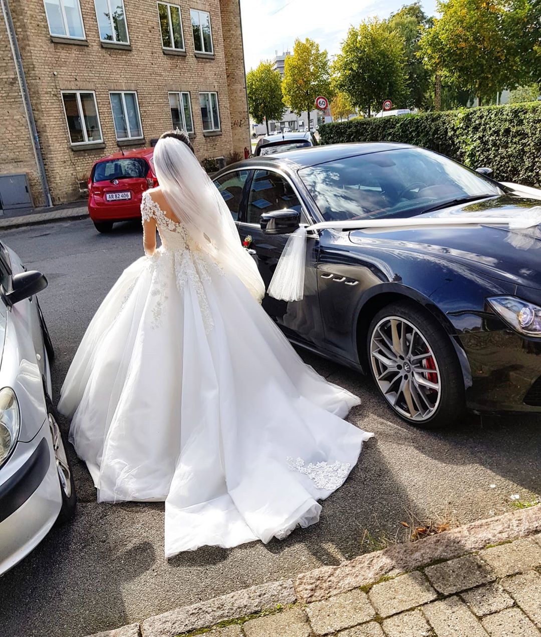 Off-the-shoulder A-Line Wedding Dress With Long Sleeves Appliques