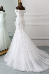 Off-the-Shoulder Long Mermaid Wedding Dress with Tulle and Lace