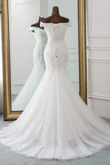 Off-the-Shoulder Mermaid Long Wedding Dress with Tulle Lace