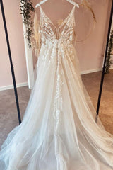 Spaghetti Strap V-Neck A-Line Backless Wedding Dress with Tulle Lace Appliques