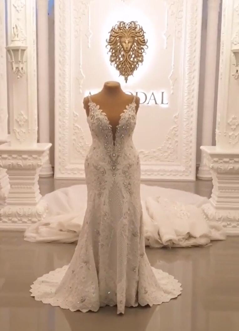 Spaghetti-Straps Sweetheart A-line Backless Wedding Dress With Appliques Lace
