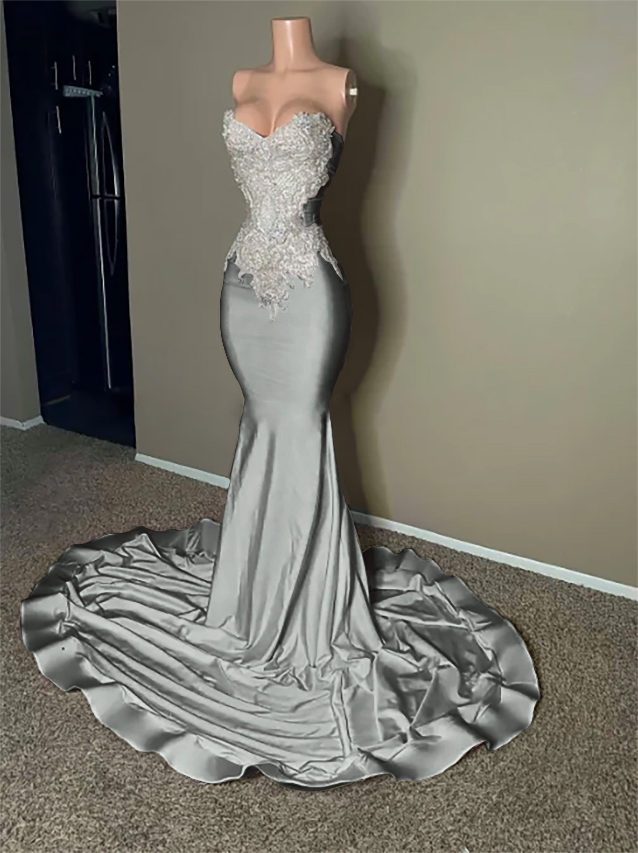 Stunning Strapless Mermaid Long Prom Dress with Embroidery