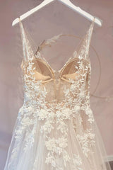 Sweetheart Spaghetti Strap A-Line Tulle Wedding Dress with Lace Appliques
