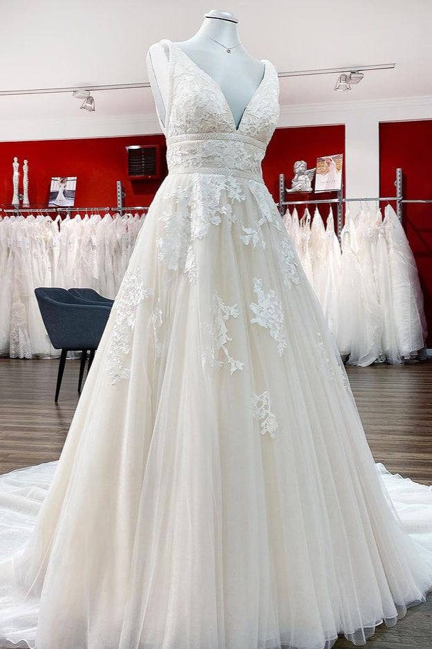 V-Neck Long Princess Backless Wedding Dress with Lace Tulle