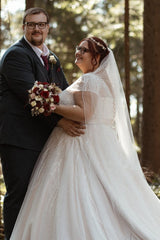 Babyonlines V-neck Short Sleeves Plus Size Wedding Dresses with Sash