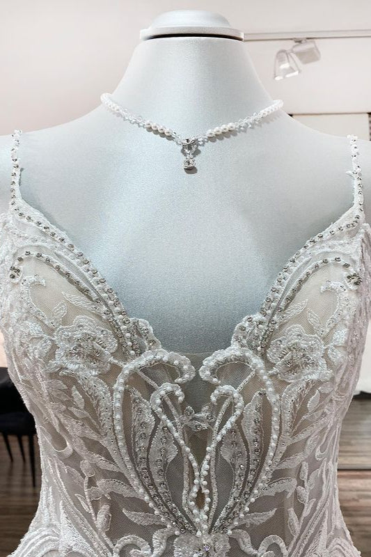 V-Neck Spaghetti Strap Ball Gown Tulle Wedding Dress with Lace Ruffles