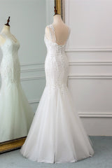 V-Neck Tulle Long Mermaid Wedding Dress with Beading