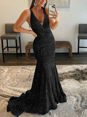 V-neck Velvet Sequins Sheath/Column Prom Dress with Sweep Train