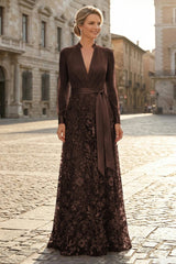 V Neck Satin Mother of the Bride Gown With Lace Appliques Floor Length Formal Wedding Guest Evening Dress