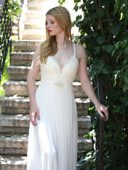 Elegant A-Line V-Neck Chiffon Wedding Dress with Appliques Lace