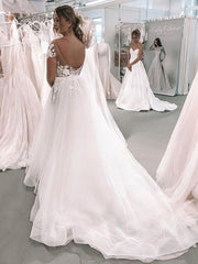 Elegant Ball Gown Wedding Dress With Illusion Tulle and Appliques Lace