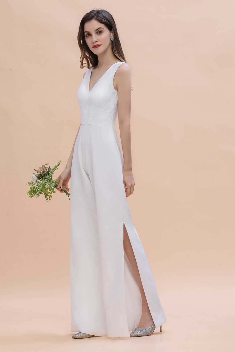 Stylish V-neck Sleeveless White Lace Bridesmaid Jumpsuit Online-Babyonlines