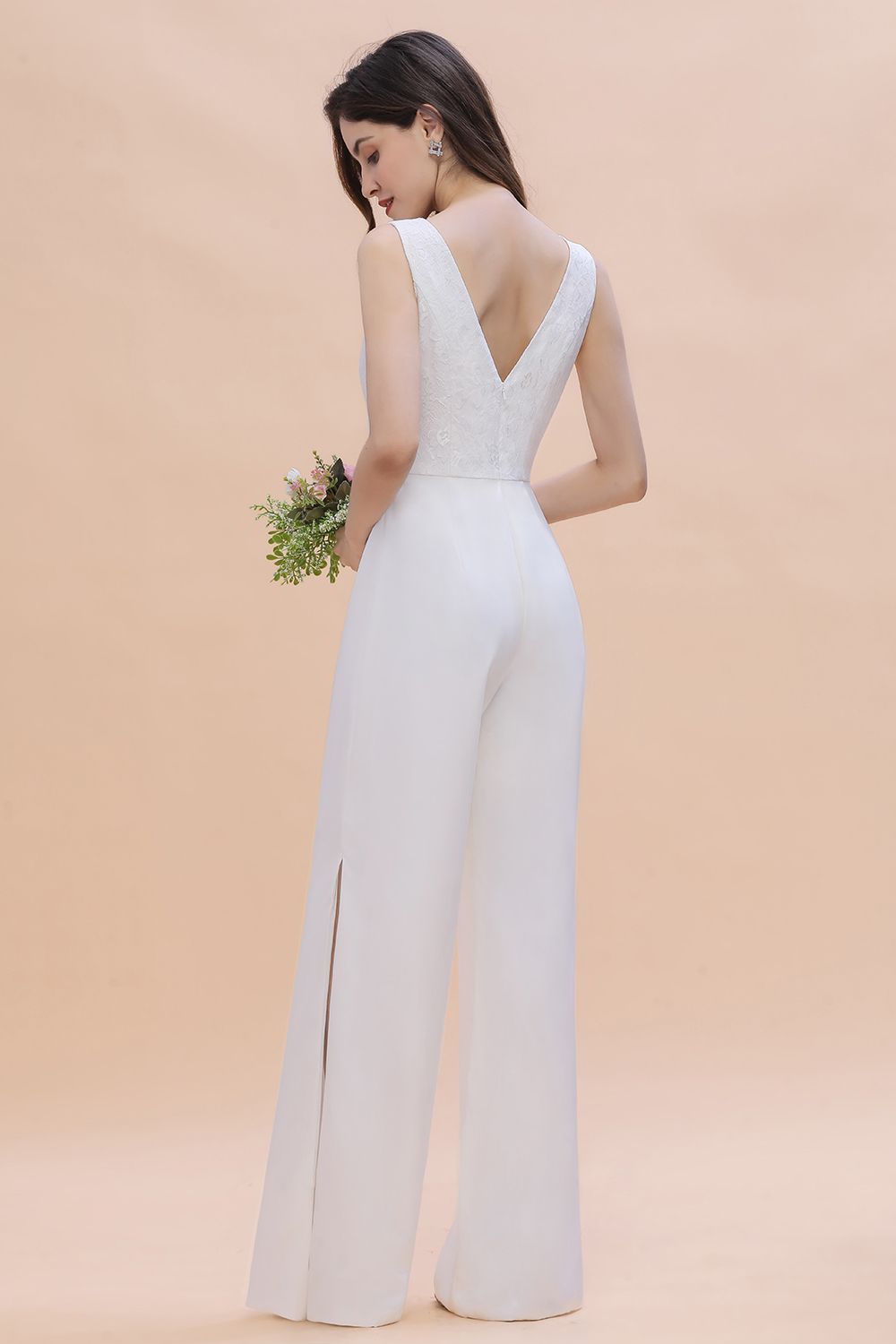 Stylish V-neck Sleeveless White Lace Bridesmaid Jumpsuit Online-Babyonlines