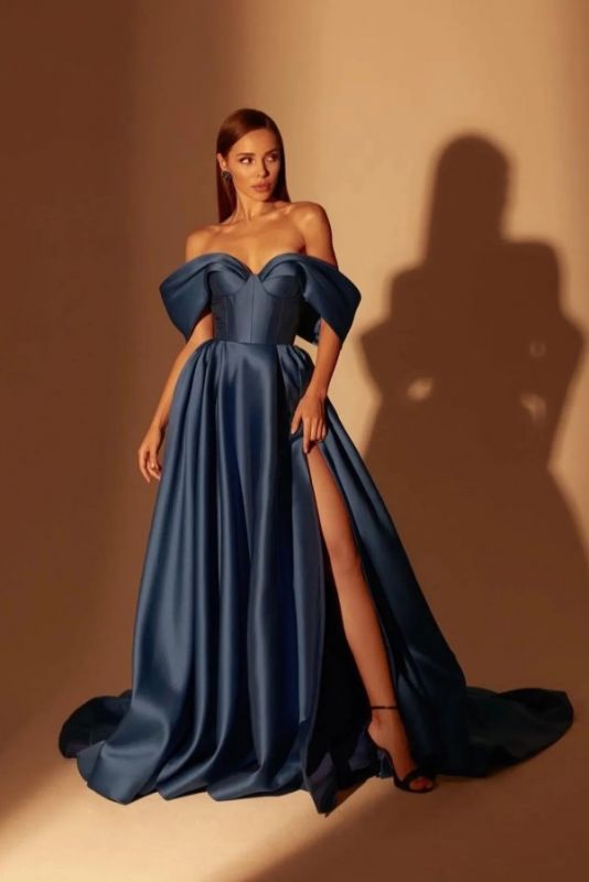 Gorgeous Sweetheart Off the Shoulder Satin Prom Dress with Ruffles