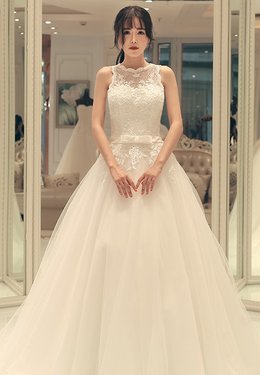 A-line Bow Sleeveless Lace-up Sweep Train Elegant Wedding Dresses