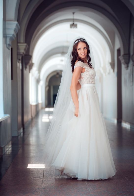 Long Elegant Lace Cap-Sleeve Tulle Split Wedding Dresses