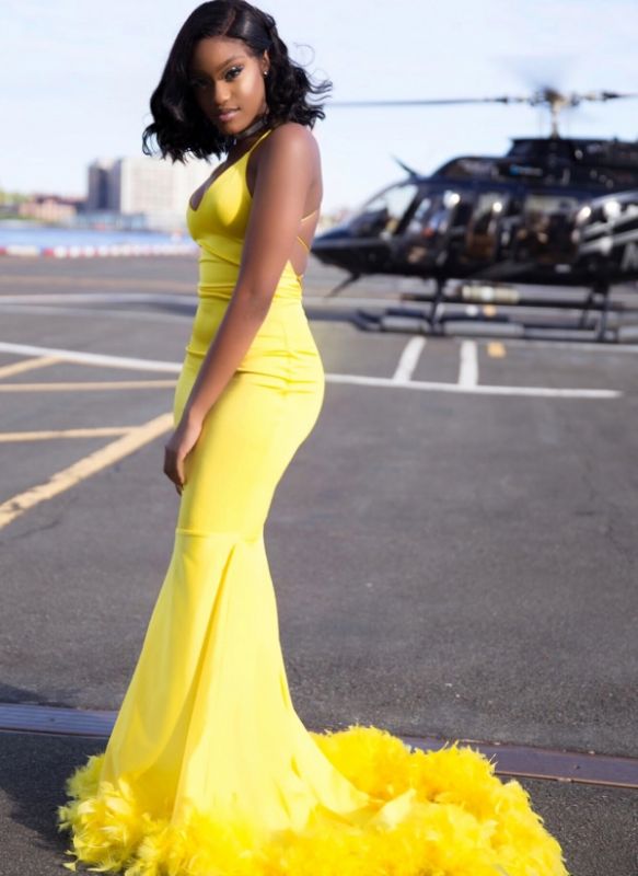 Chic Yellow Mermaid Prom Dresses | V-neck Feathers Train Party Dress