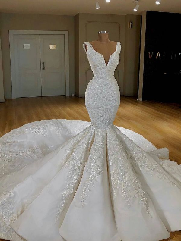 Glamorous Lace Mermaid Wedding Dresses | V-Neck Sleeveless Long Bridal Gowns